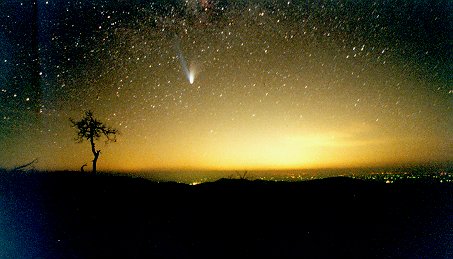 Photo of comet Hale-Bopp over Washington DC